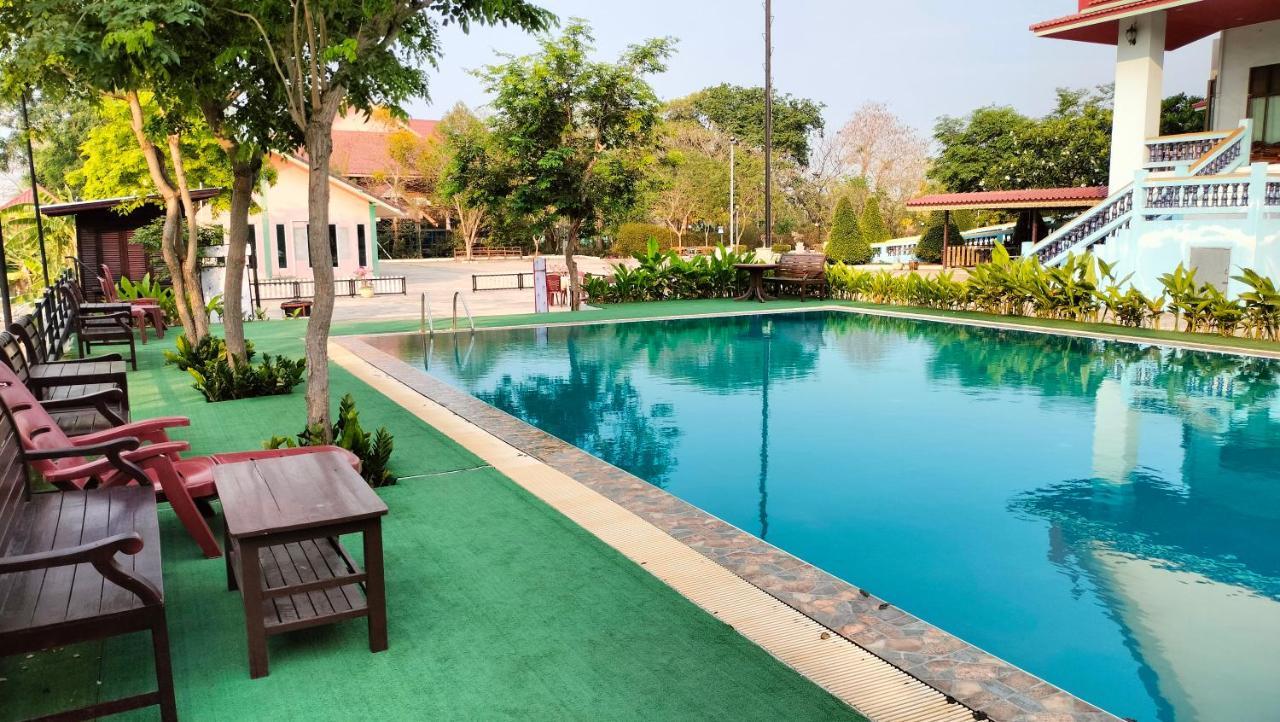 Toh Buk Seng Ayutthaya Hotel Exteriér fotografie