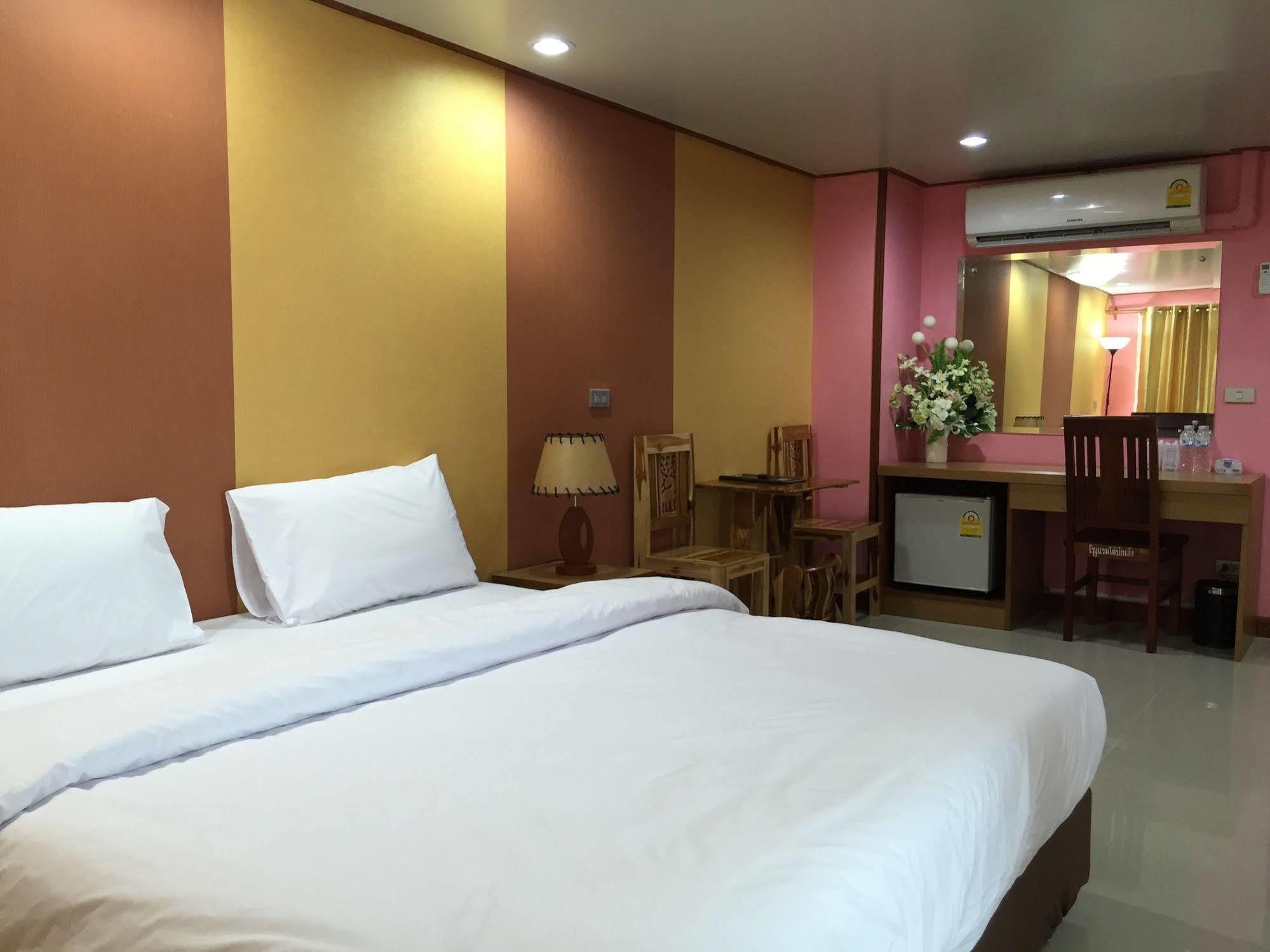 Toh Buk Seng Ayutthaya Hotel Exteriér fotografie